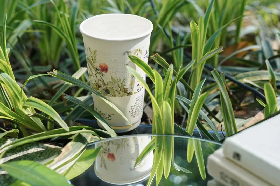 飞翰行业资讯：银行获客的流量密码：跨界合作，首推茶饮品牌联名卡！